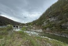 Probleme la barajul de la Bumbești Jiu. Defecțiune la o piesă veche de 90 de ani